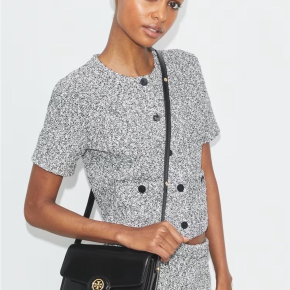 Like new Tory Burch Black Patent Leather Robinson Convertible Bag - Picture 2 of 13